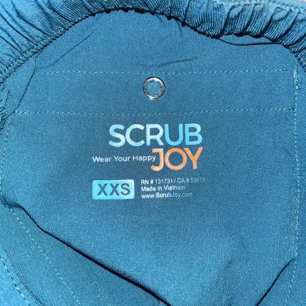 SCRUBS BUNDLE - Picture 3 of 8